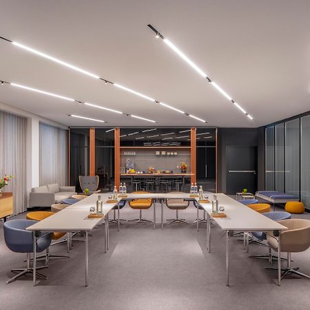 안다즈 뮌헨 슈바빙거 토르 어 컨셉 바이 하얏트 호텔 외부 사진 The interior of the 100 East 53rd Street building