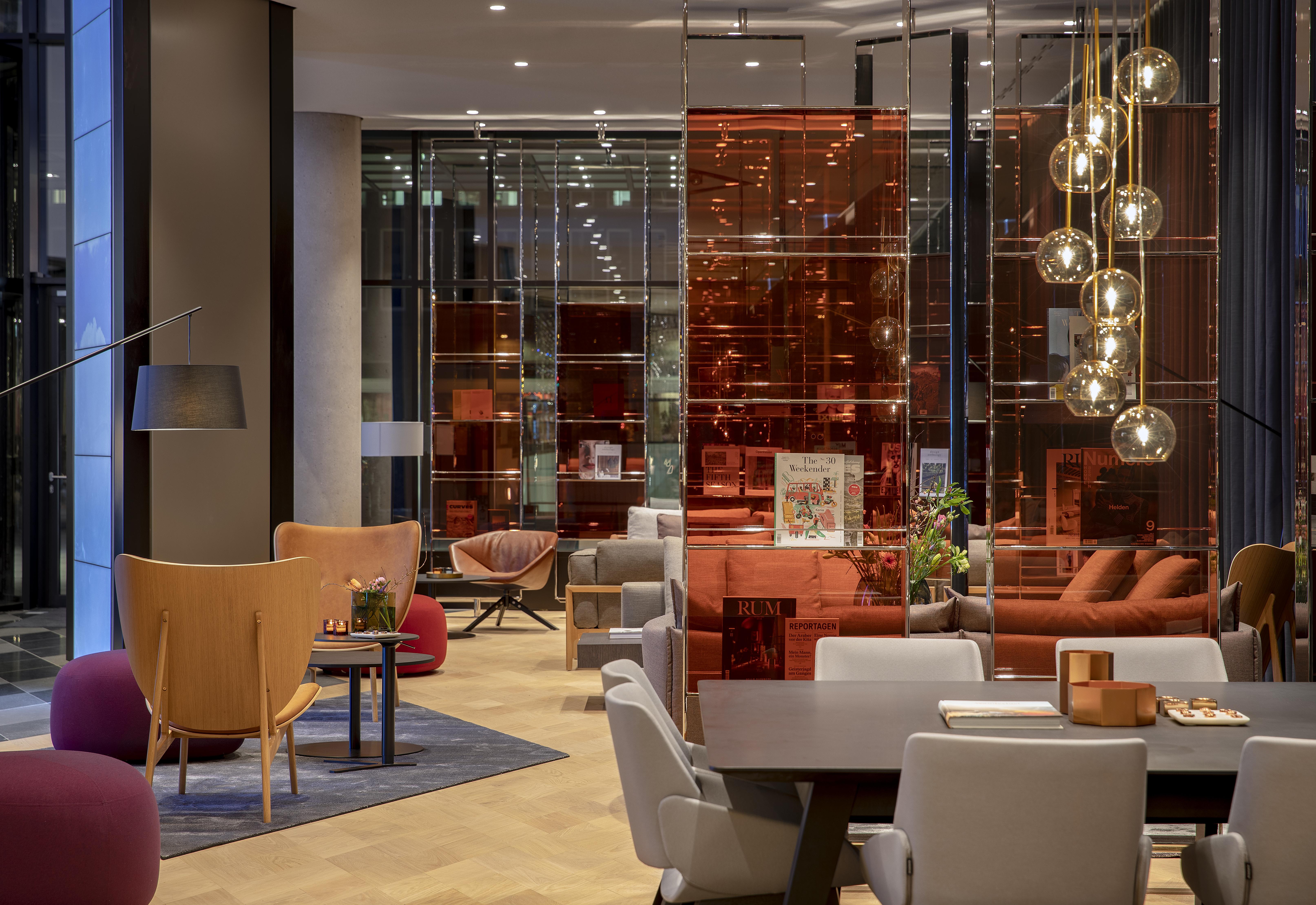 안다즈 뮌헨 슈바빙거 토르 어 컨셉 바이 하얏트 호텔 외부 사진 The lobby of the hotel