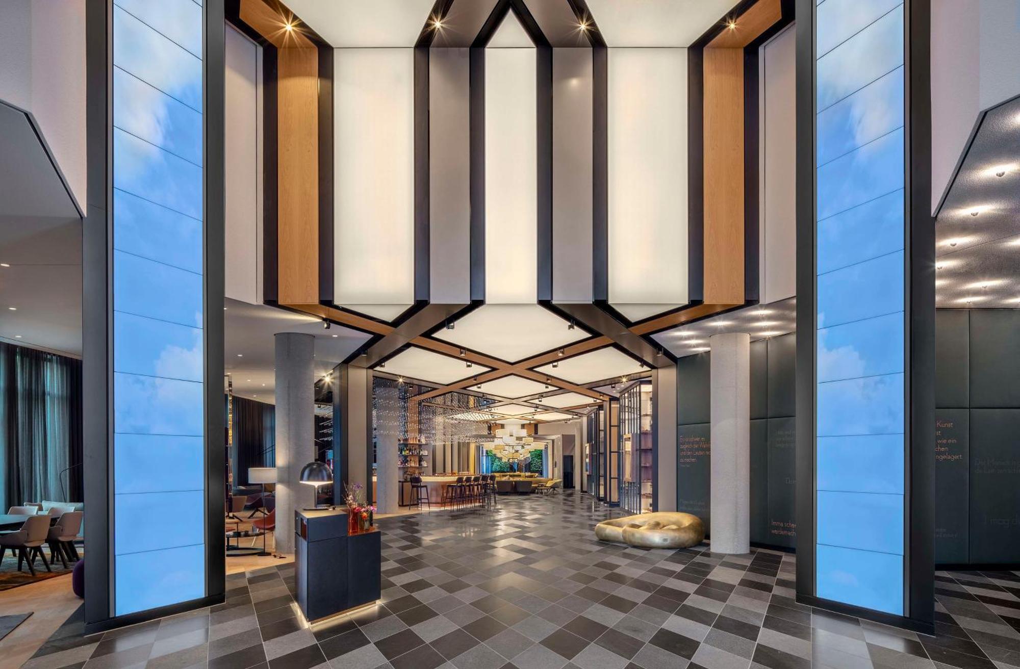 안다즈 뮌헨 슈바빙거 토르 어 컨셉 바이 하얏트 호텔 외부 사진 The lobby of the hotel