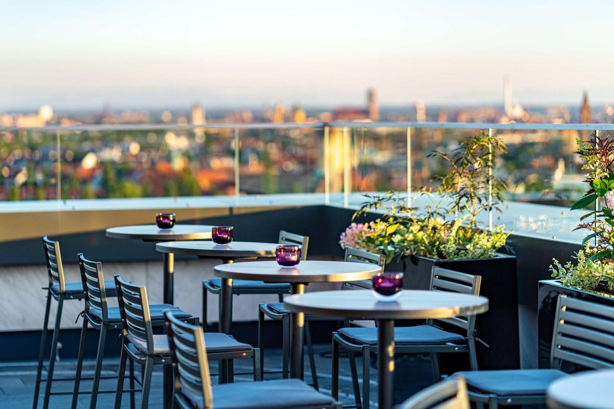 안다즈 뮌헨 슈바빙거 토르 어 컨셉 바이 하얏트 호텔 외부 사진 Skyline Terrace