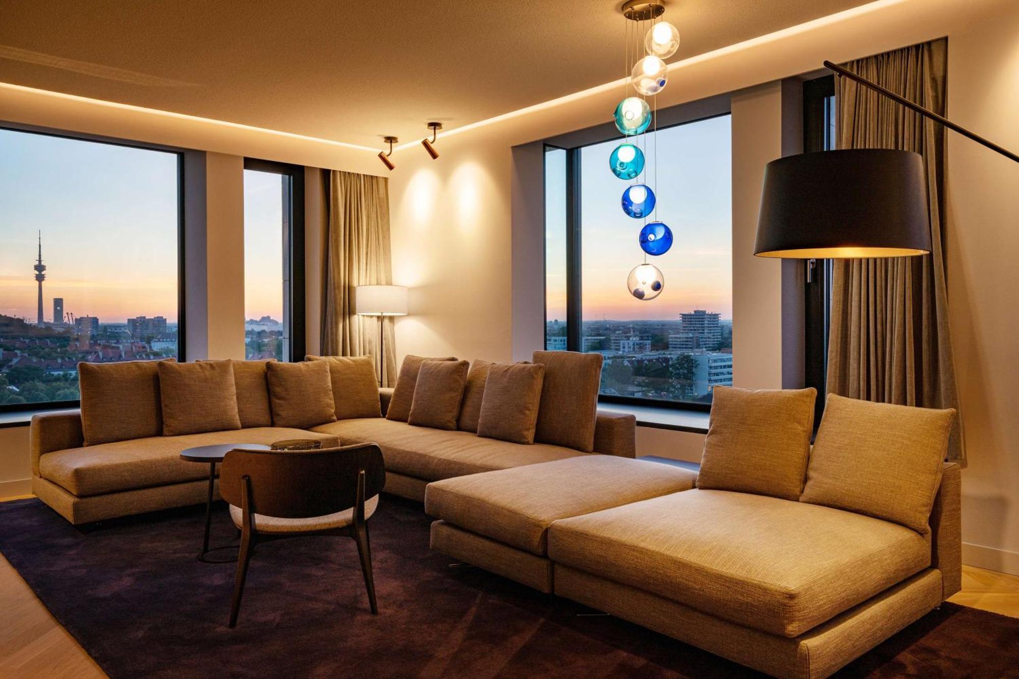 안다즈 뮌헨 슈바빙거 토르 어 컨셉 바이 하얏트 호텔 외부 사진 A living room at the hotel