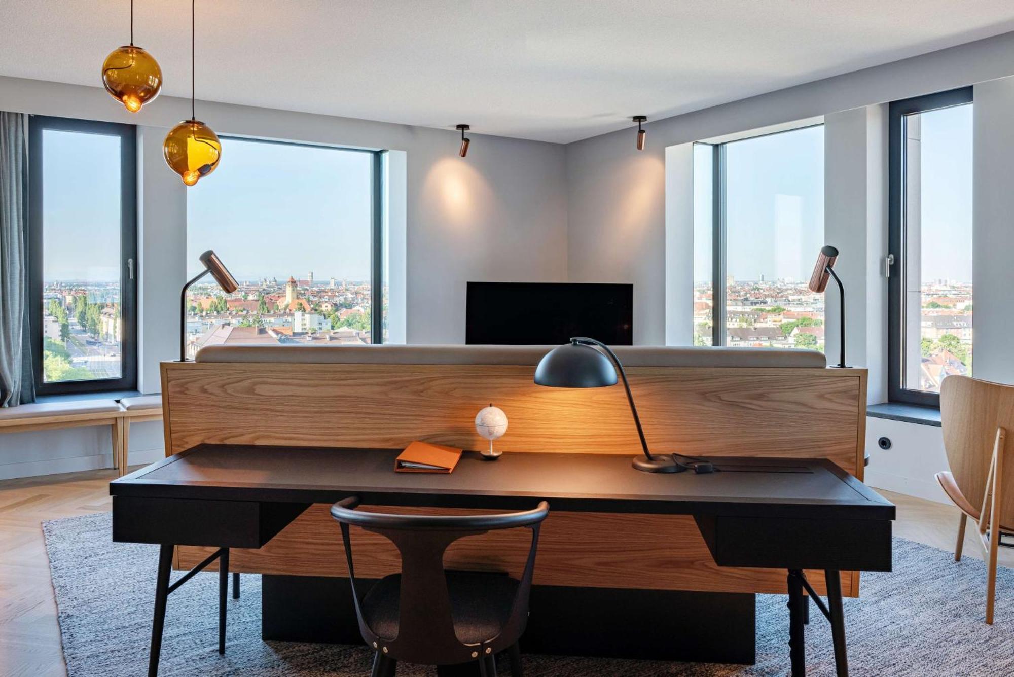 안다즈 뮌헨 슈바빙거 토르 어 컨셉 바이 하얏트 호텔 외부 사진 A work space in a serviced apartment