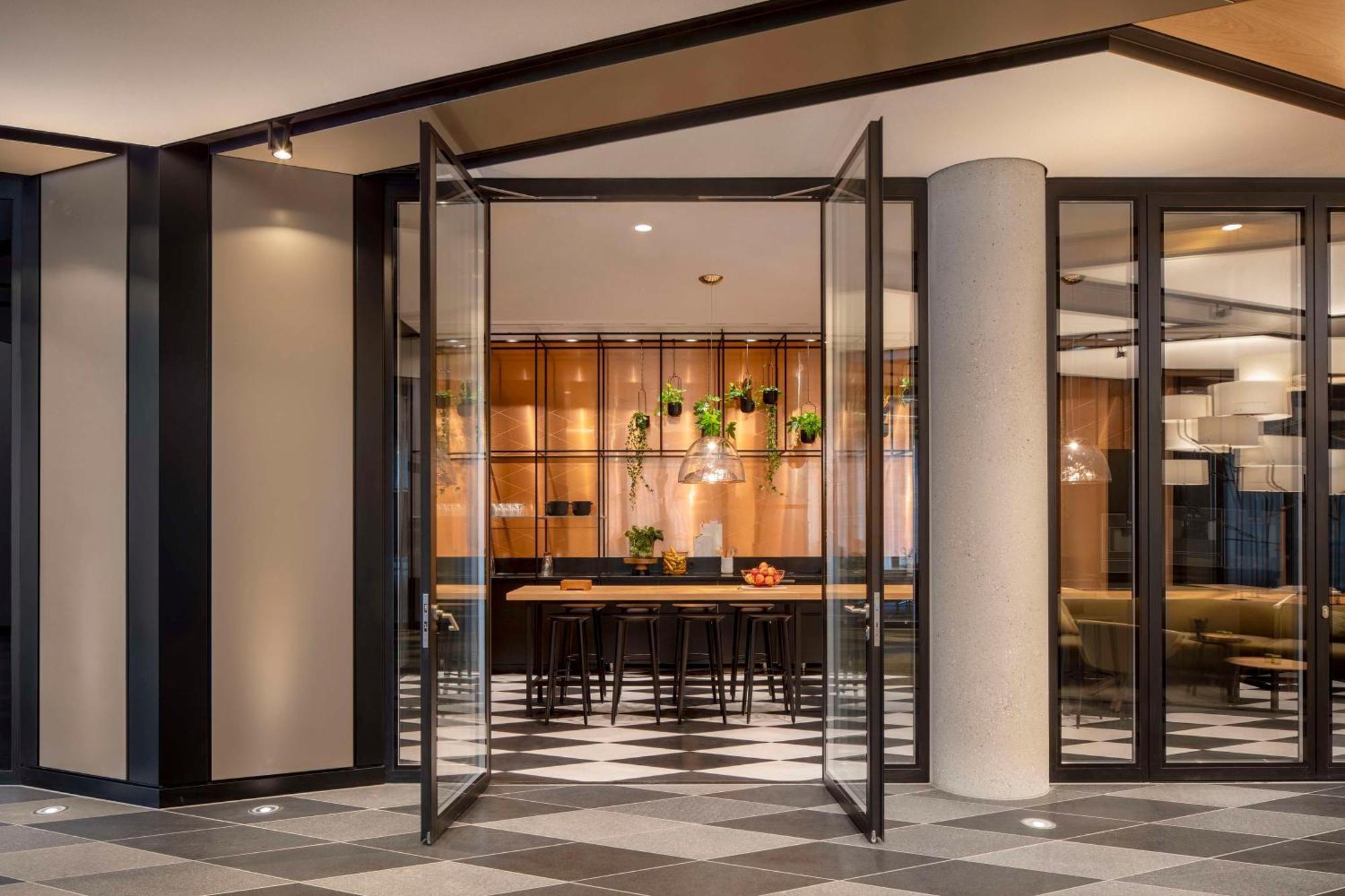 안다즈 뮌헨 슈바빙거 토르 어 컨셉 바이 하얏트 호텔 외부 사진 The interior of the hotel